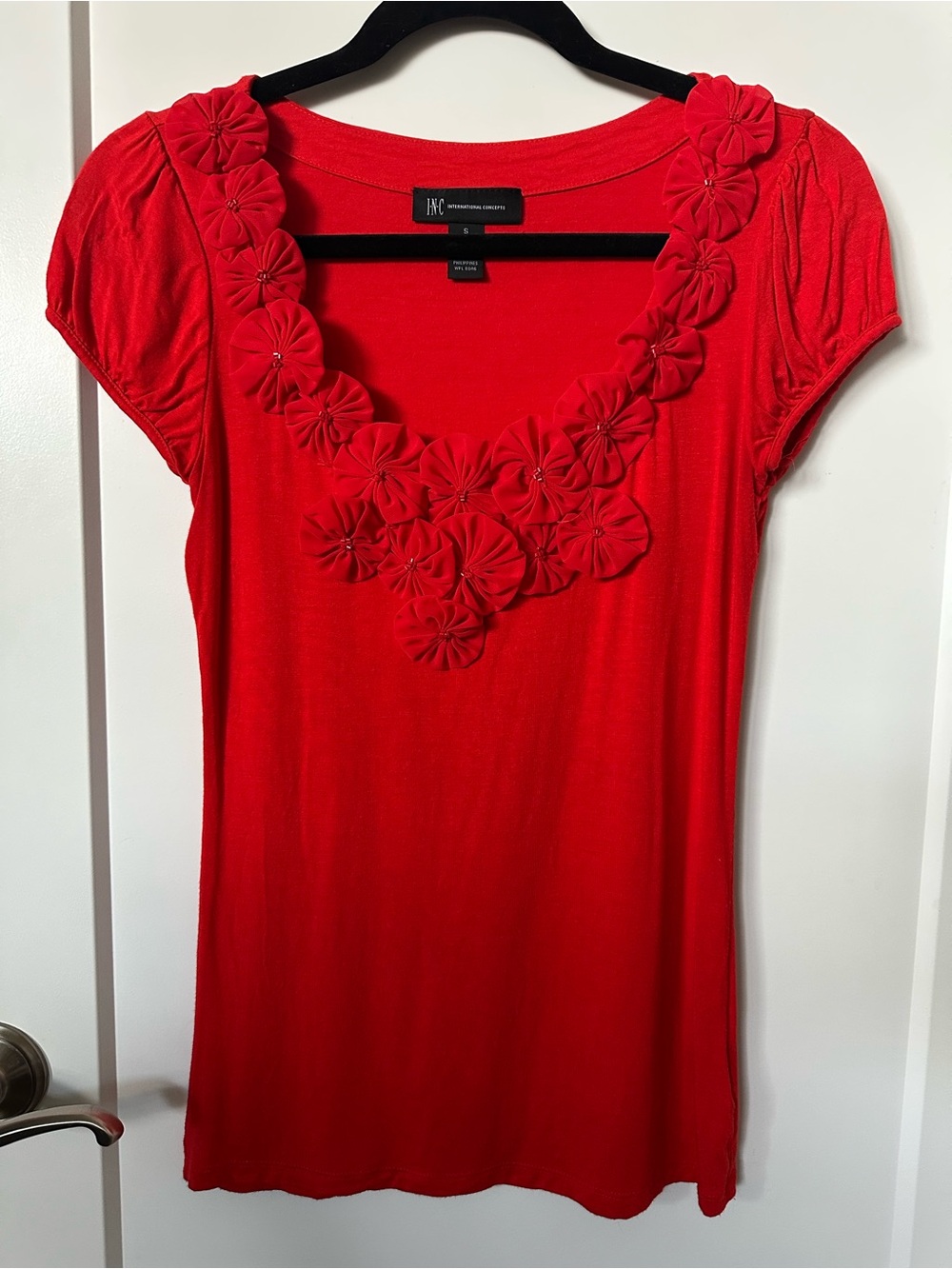 INC International Concepts Red Floral-Applique Scoop Neck Tee